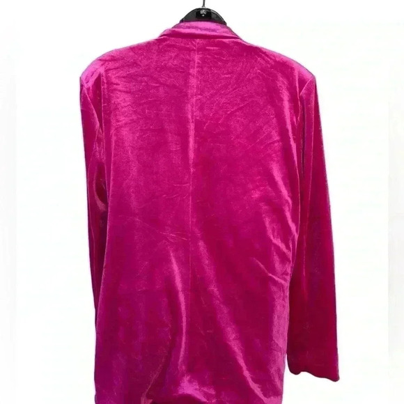 ENTRO women’s fucsia Velvet blazer pockets at side and button front closure.sz M - Picture 5 of 9